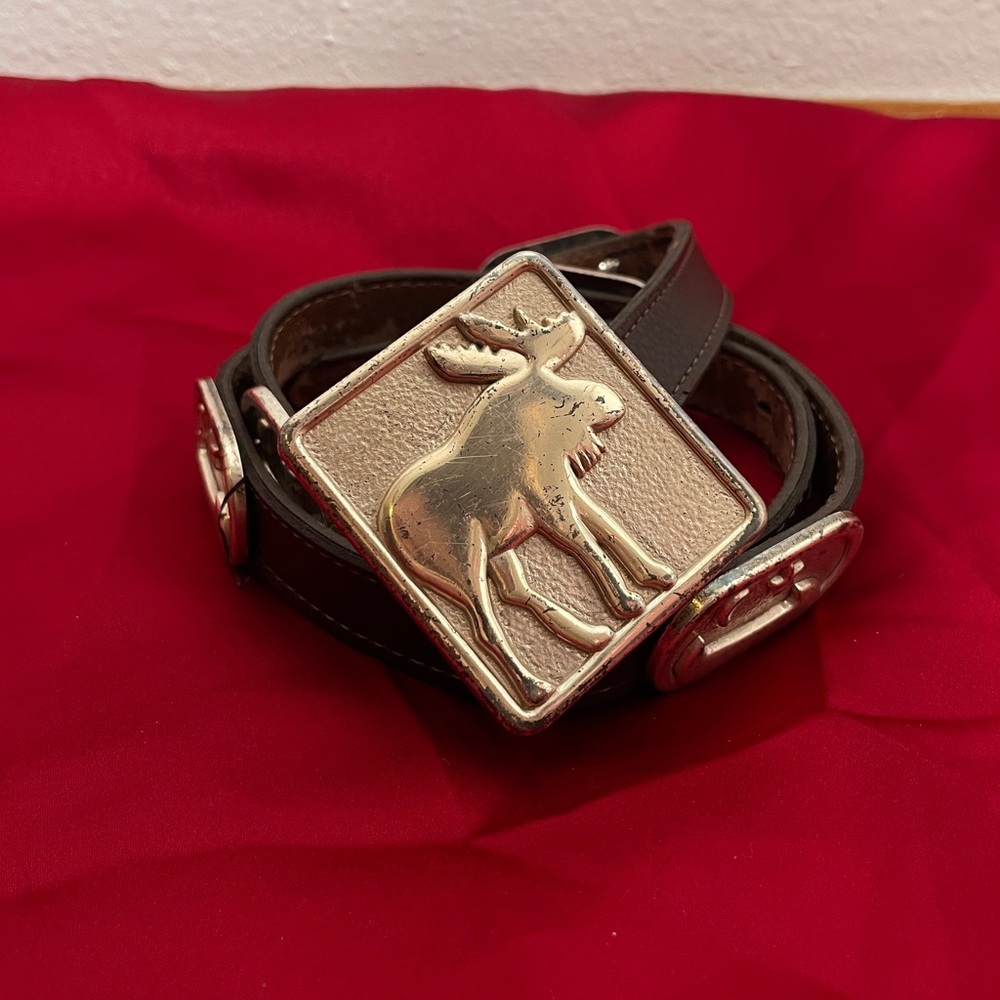 NAVASOTA WOMENS LEATHER BELT WITH SILVER MOOSE BELT BUCKLE SZ M 35”
